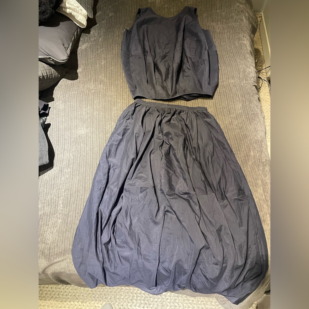 COS balloon midi skirt navy size 8 mint condition super comfortable new!